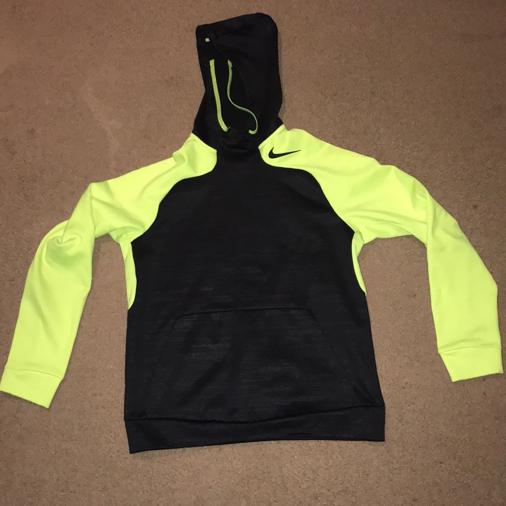 Nike therma fit hoodie